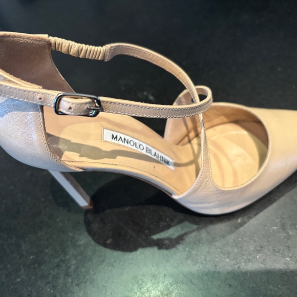 Size 37 Manolo Blahnik Nude Kid Leather 105 Crisscross Pumps - Picture 3 of 10